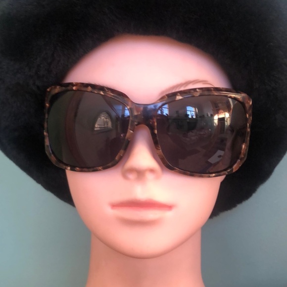 Gucci Sunglasses - Picture 2 of 7